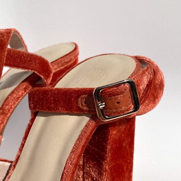 House of Harlow 1960 X REVOLVE Ari Heel Rust - Velvet Platform Sandal - size 6.5 - Picture 10 of 12